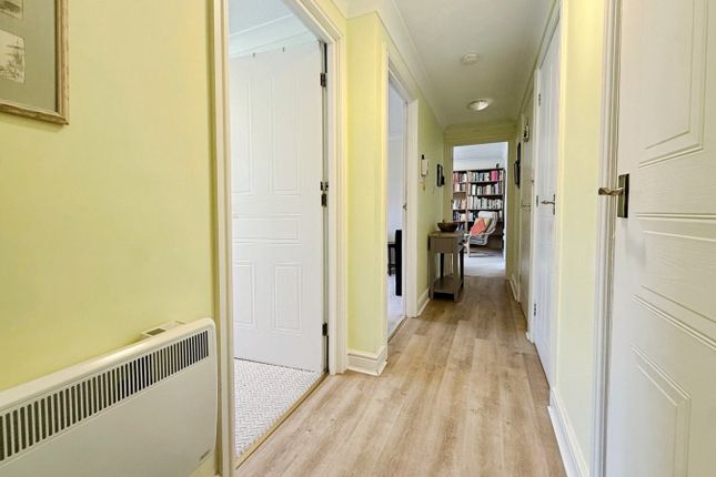 32, Priory Gardens, Abergavenny photo 2