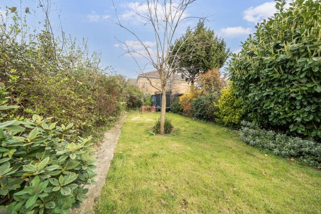 13 Tallis Road, Basildon photo 4