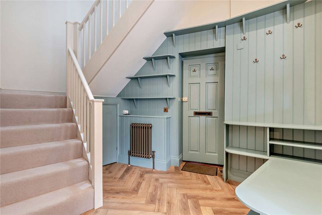 12, Phoenix Court, Newbury photo 3