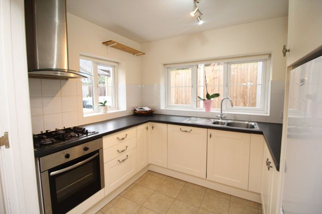3 Bed Bungalow For Sale In Cotterells Hill Boxmoor Hemel