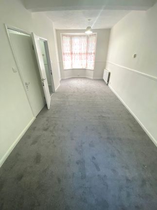 Terraced house to rent in Ferndale Road, London