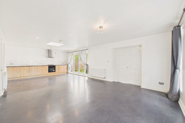 11A Kenmore Drive, Hull, East Riding of Yorkshire photo 3