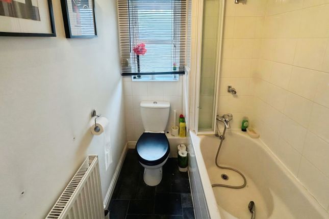 16, Gasny Avenue, Castle Donington photo 4