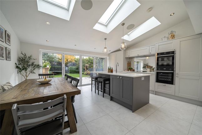 25, Brook Road, Surrey photo 4