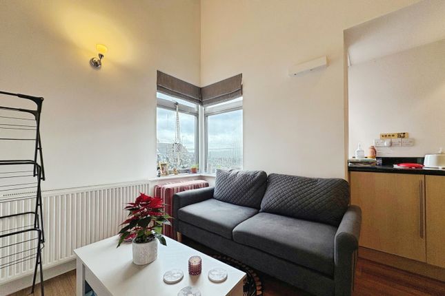21, Manhattan Apartments, Yeovil photo 3