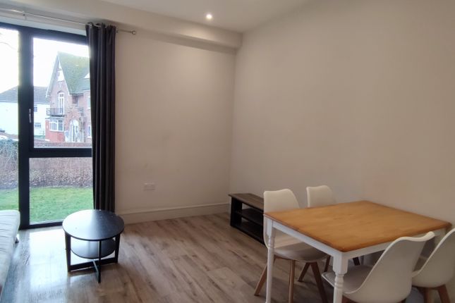 Thumbnail Flat to rent in Nixey Close, Slough