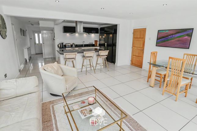Autumn House, 42, Parsonage Barn Lane, Ringwood photo 4