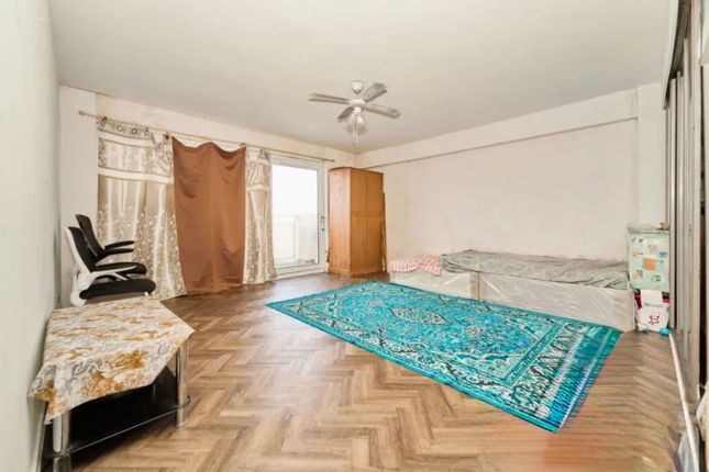 Flat 27, Westbourne House, Hounslow photo 2
