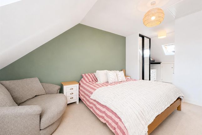 37, Larkspur Drive, Burgess Hill photo 3