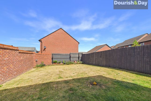 34 Martin Drive, Stafford photo 4