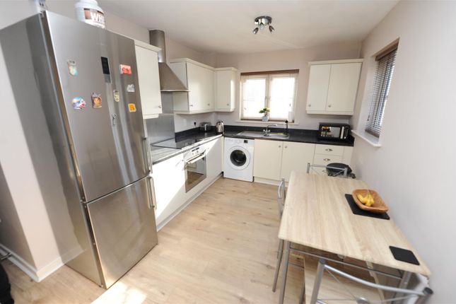 Apt 9, Elm Tree House, Longlands, Bradford photo 3