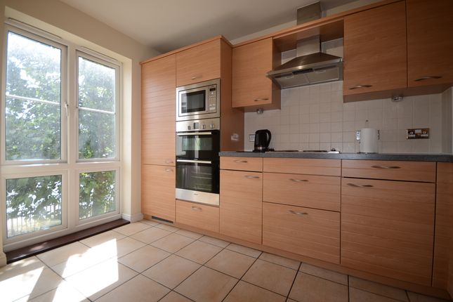 35, Trevelyan Court, Windsor photo 3