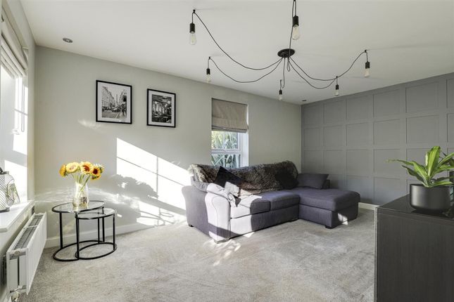 11 Gum Tree Close, Nottingham photo 2