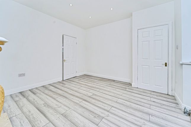 9, Bentley Mill Lane, West Midlands photo 3