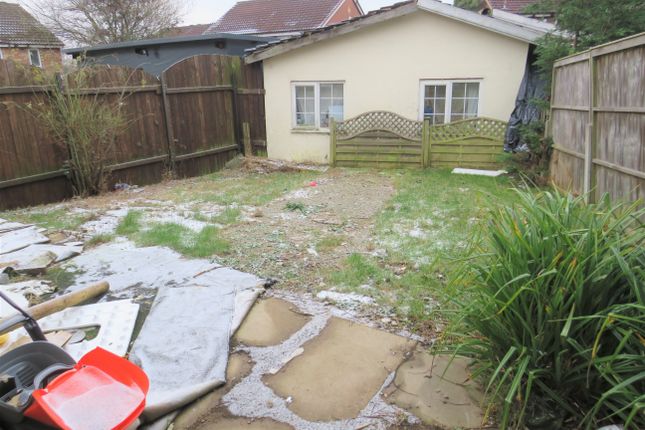 3 , Sandpiper Mews, Bradford photo 5