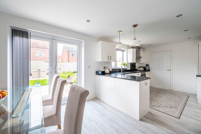 6 Nickerson Close, Great Yarmouth photo 3