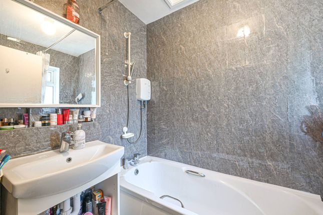 End terrace house for sale in Crescent Way, North Finchley, London