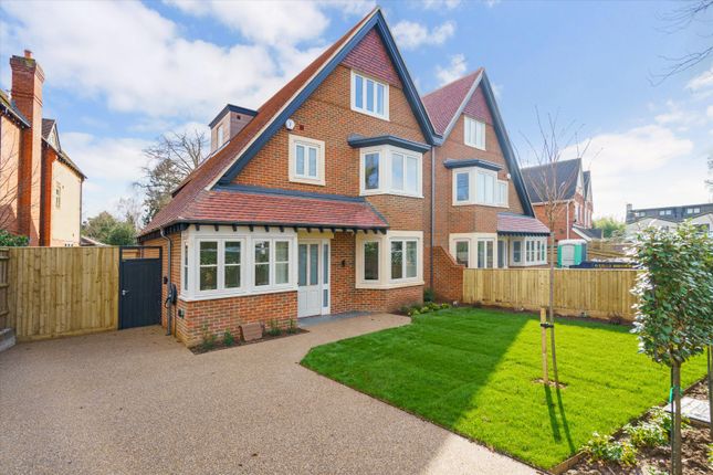 Semi-detached house for sale in Davenant Road, Oxford, Oxfordshire