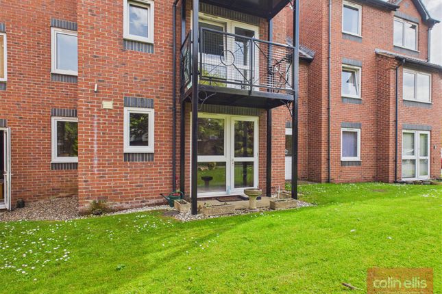 7, Strawberry Court, Scarborough photo 2