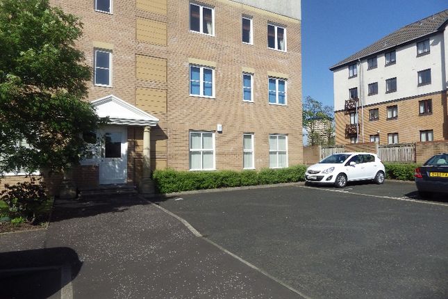 Thumbnail Flat to rent in Bobbins Gate, Paisley, Renfrewshire