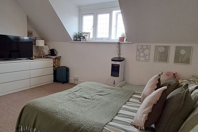 41a, High Street, Bushey photo 4