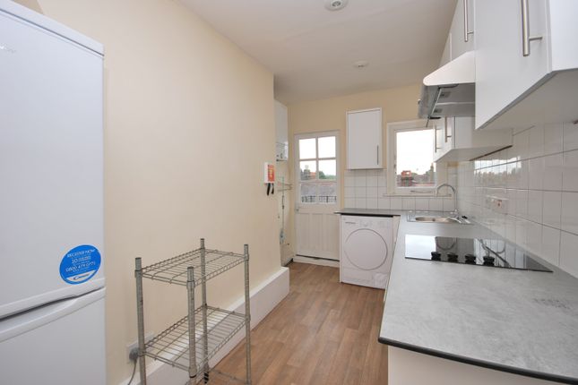 Flat 4, 11, East Dulwich Road, London photo 2
