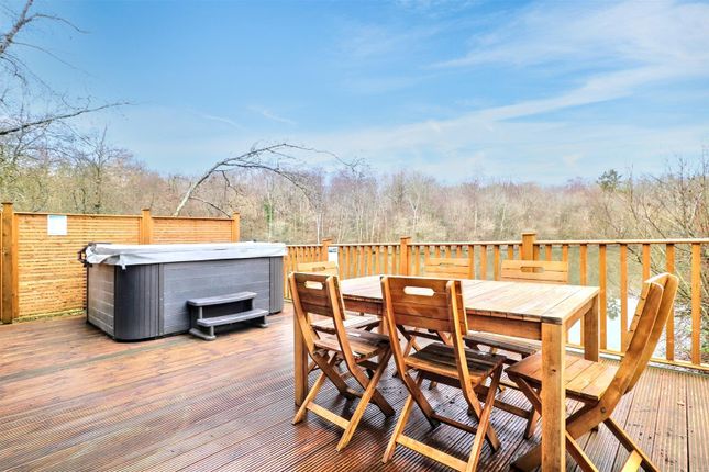 7, Lake View, Brokerswood photo 2