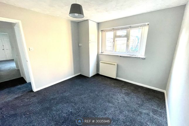 Flat, Avenue Road, Weymouth photo 4