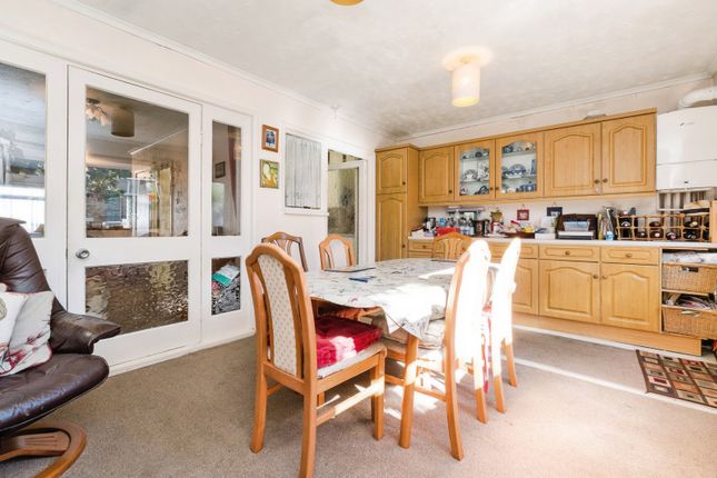 176, Ashurst Drive, Ilford photo 4