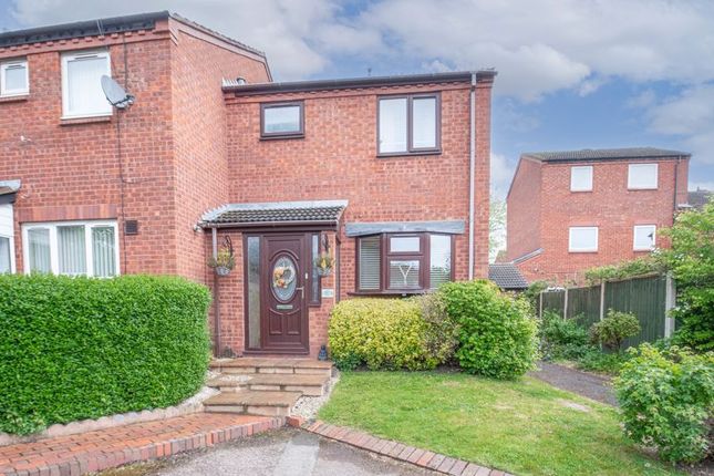 Thumbnail Terraced house to rent in Upper Field Close, Redditch