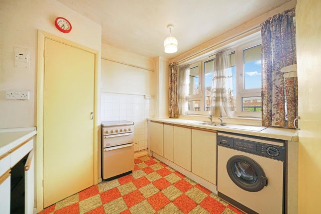 Gedge Court, London Road, Mitcham photo 4