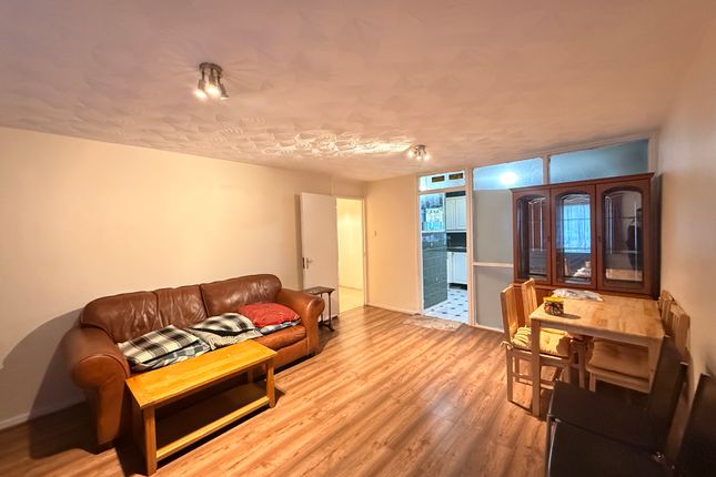 374, Convent Way, Southall photo 2