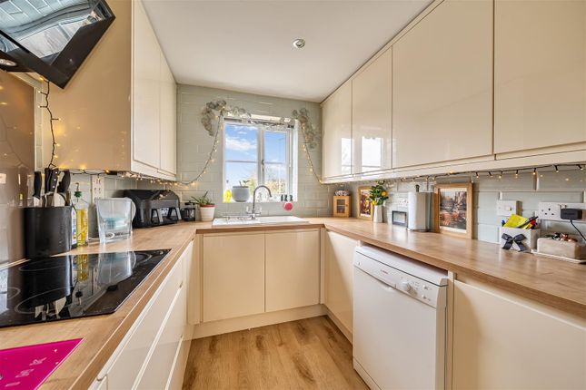 7, Walnut Place, Ilminster photo 2