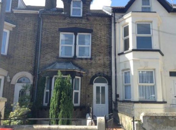 Thumbnail Shared accommodation to rent in Albany Terrace, Chatham, Kent