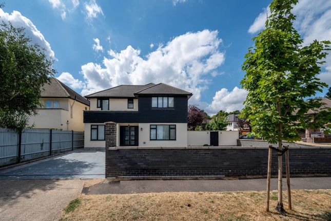 Thumbnail Detached house to rent in Derwent Avenue, Kingston Vale, London