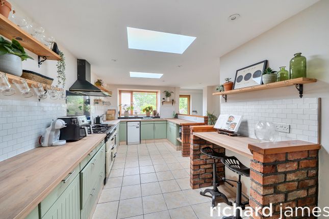 9, High Street, Purton photo 3