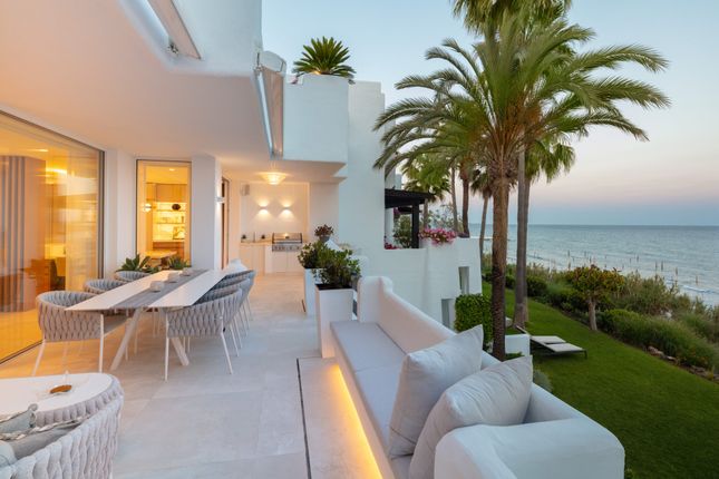 Semi-detached house for sale in Bulevar Principe Alfonso Von Hohenlohe, S/N, 29602 Marbella, Málaga, Spain