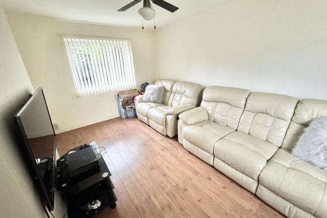 11, Lady Leys, Leicester photo 3