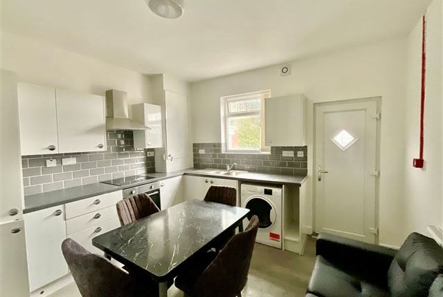 301, bellhouse road Bellhouse Road, Sheffield photo 2