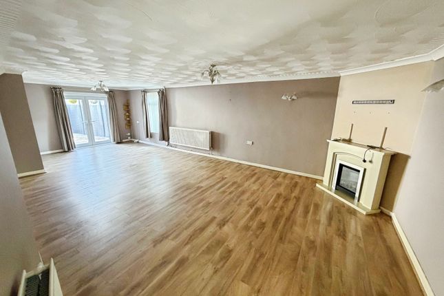 157, Swansea photo 3
