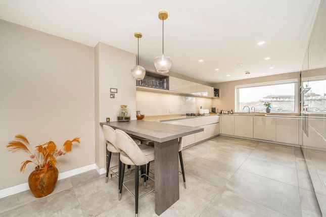 4-bed house on Holt Close, London, £2,000,000