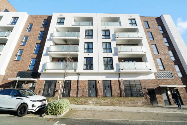 Flat for sale in Williams Way, Wembley