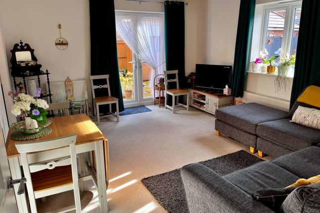 15, Daisy Close, Leicester photo 4