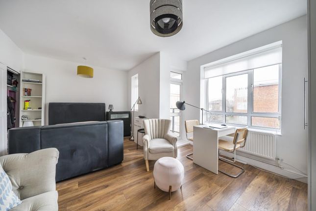 Studio for sale in Holmesdale House, West End Lane NW6,