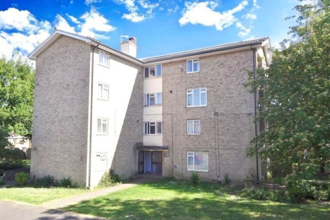 Flat to rent in Shire Road, Corby