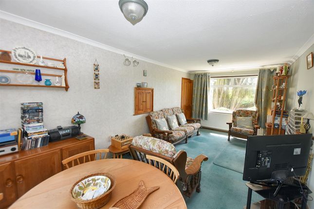 17, Trevingey Close, Redruth photo 3