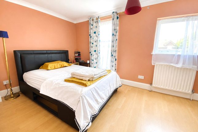 32b,, Church Road, Godalming photo 4