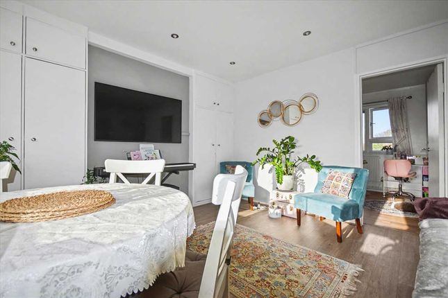 130, Thames Road, Chiswick photo 3