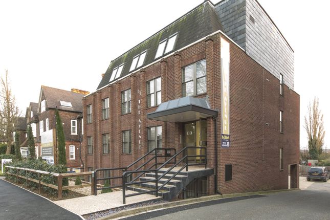 Flat for sale in The Avenue, Cliftonville, Northampton