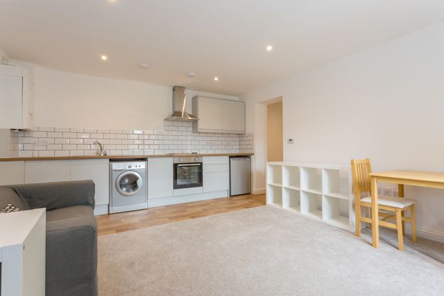 2 Burwood Mews, Market Square, Buckingham photo 3